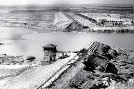 1975年8月河南驻马店60多座水库集中溃坝事件图片