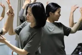 佳作赏析：唱响战歌再出发图片