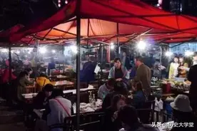 从“市井小食”到“国民夜宵”，小龙虾为何能成为餐饮爆款图片