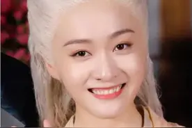 女性白头发日渐增多，别以为自己老了，或是因为缺乏3种营养图片