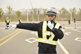 交警故事 || “老黄牛”徐文祺图片