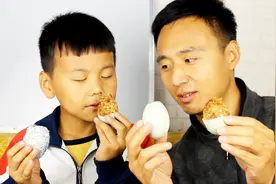 糯米鸭蛋，这种吃法真有趣，香得儿子直闭眼视频封面