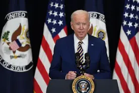 5.49米美墨边境墙频发扔幼童事件，美媒谴责，拜登或是罪魁祸首？图片