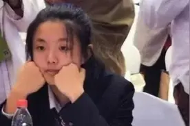 上海15岁女生，解世界难题，科学交流会坦言"追星"：别让我妈看见图片