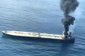 印度30万吨巨轮突然爆炸，发出紧急求救信号，三国海军迅速抵达图片