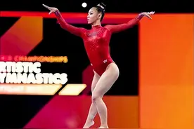 三位被亲生父母弃养的姑娘，在外国养父母的培养下，实现华丽逆袭图片