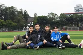 川大再现学霸寝室：全员保研清华北大，两位小哥哥“神仙颜值”图片