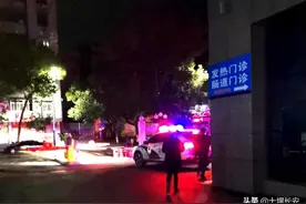 【十堰】2岁幼女呼吸困难急需就医 警车秒变“救护车”深夜护送图片