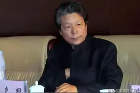 聆听经典老歌《草原在哪里》苏雅拉其其格演唱图片