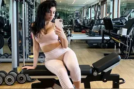 C罗女友乔治娜的健身照，人美身材也棒图片
