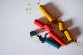 三人行IPO过会背后：伊利撑起营收半边天 毛利率逐年下降图片