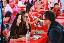 “哄睡服务”，声音甜甜的小姐姐真的可以把你哄睡着吗？图片