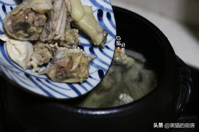 人参花胶鲍鱼煲鸡汤 2026年花胶鲍鱼海参煲鸡可以放人参吗