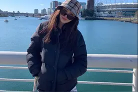 54岁王祖贤嫩似少女，身材苗条不输超模，被曝账单高达300亿图片