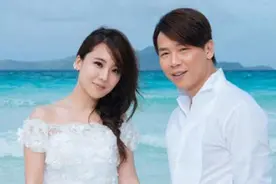陶喆携妻儿拜年，小18岁娇妻身材发福腹部微隆，曾说想追二胎图片