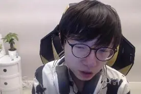 姿态女装再现，被错认为周姐，周淑怡在线狂暴图片
