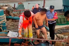 江苏一男子青岛出差意欲轻生跳海，漂浮6个多小时后获救图片