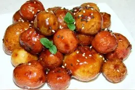 美食严选：酱小土豆，木耳烧腐竹，南瓜土豆丝，爽口西芹图片