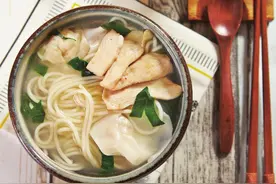 三种馄饨吃法，多包一点放冰箱，早餐随吃随做，再也不用早起了图片