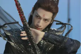《长月烬明》：天生魔神澹台烬和神女黎苏苏的三生爱恨图片