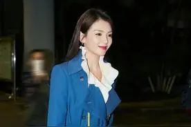 过年不管穿大衣还是羽绒服，学学刘涛这样搭，才是真的美有气质图片