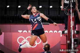 日本女排上脚都赢不了！多米尼加压哨进八强，队长遭肘击重摔在地图片