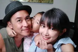 吴怀中自曝老婆被闺蜜带坏，发现她夜会小鲜肉，气到带儿女去堵人图片