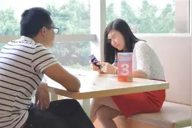 过年去男友家，男友妈给我洗衣服，回到家一摸口袋，我咬紧嘴唇图片