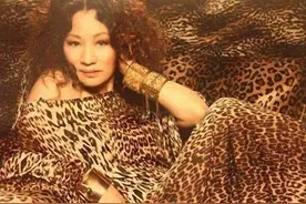 “豹纹歌后”比莉的疯狂情史，她的故事远比想象的更加难以置信图片