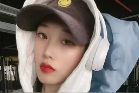 河南腹肌女神在线秀翘臀，性感指数100%，网友：我想拥有！图片