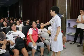 婆婆陪儿媳产检，问到隐私问题儿媳支支吾吾，医生：必须说实话图片