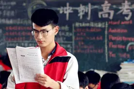 数理化接近满分，英语六十分，每天背单词，但为何学不好英语？图片