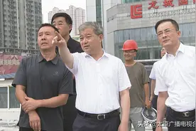 太原：罗清宇在调研督导五一广场提质改造工程时强调 加快建设进度 强化风貌管控 打造经得起历史检验的精品工程图片