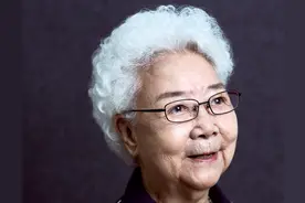 一组老艺术家肖像曝光，油画质感，十分难得，永葆青春，芬芳典雅图片