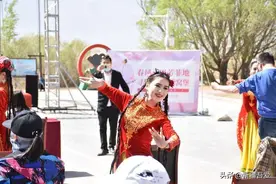 去达坂城柴窝堡湖国家湿地公园寻“醉”美芳菲地图片