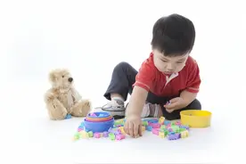 不同年龄段的孩子应该玩哪些玩具？图片