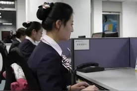 如果去银行一次性取20亿现金，银行会怎么样挽留？李嘉诚曾经试过图片