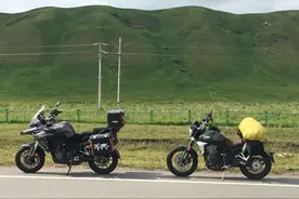 给生命加点颜色——热爱摩旅的画家夫妻图片