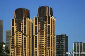 买房时，“一梯两户”和“两梯四户”怎么选？内行人给出答案图片