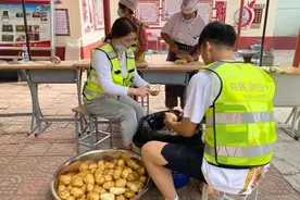 铁骨铮铮战灾情 冲锋在前显担当——中国人寿财险新乡中支抗洪救灾纪实图片