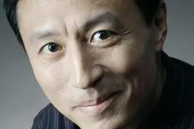 那个曾不顾家人反对，毅然出国留学的王洛勇，如今去了哪里？图片
