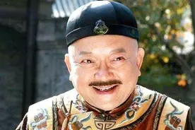 巨贪和珅为什么会倍受乾隆的宠信？难道乾隆真的不知道吗？图片