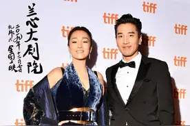 56岁巩俐与37岁赵又廷有吻戏，画面浪漫又唯美，网友：毫无违和感图片