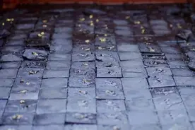 神秘的千年琅琊汉墓，棺内液体清澈见底，陪葬品中竟有金龙玉席图片