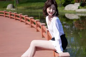 明星美腿系列-毛晓彤图片