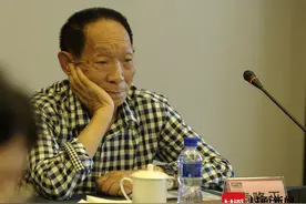 追忆袁隆平在成都的多个瞬间：亲手在蓉打造“宝贝田”爱秀四川话图片
