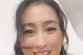 ​马苏，拉扯着李小璐，又上热搜了图片