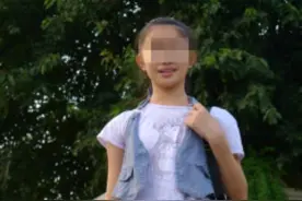 17岁女孩被嘲“太平”，机智回应网友叫绝：自信的娃总是散发光芒图片