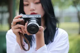 史上最小的90mm F2.8镜头 小镜头，高画质图片