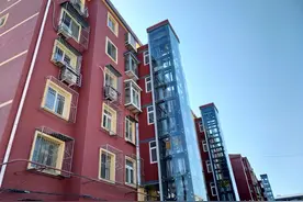 1楼：“就反对安装电梯，没商量”，顶楼：那就通过法律途径解决图片